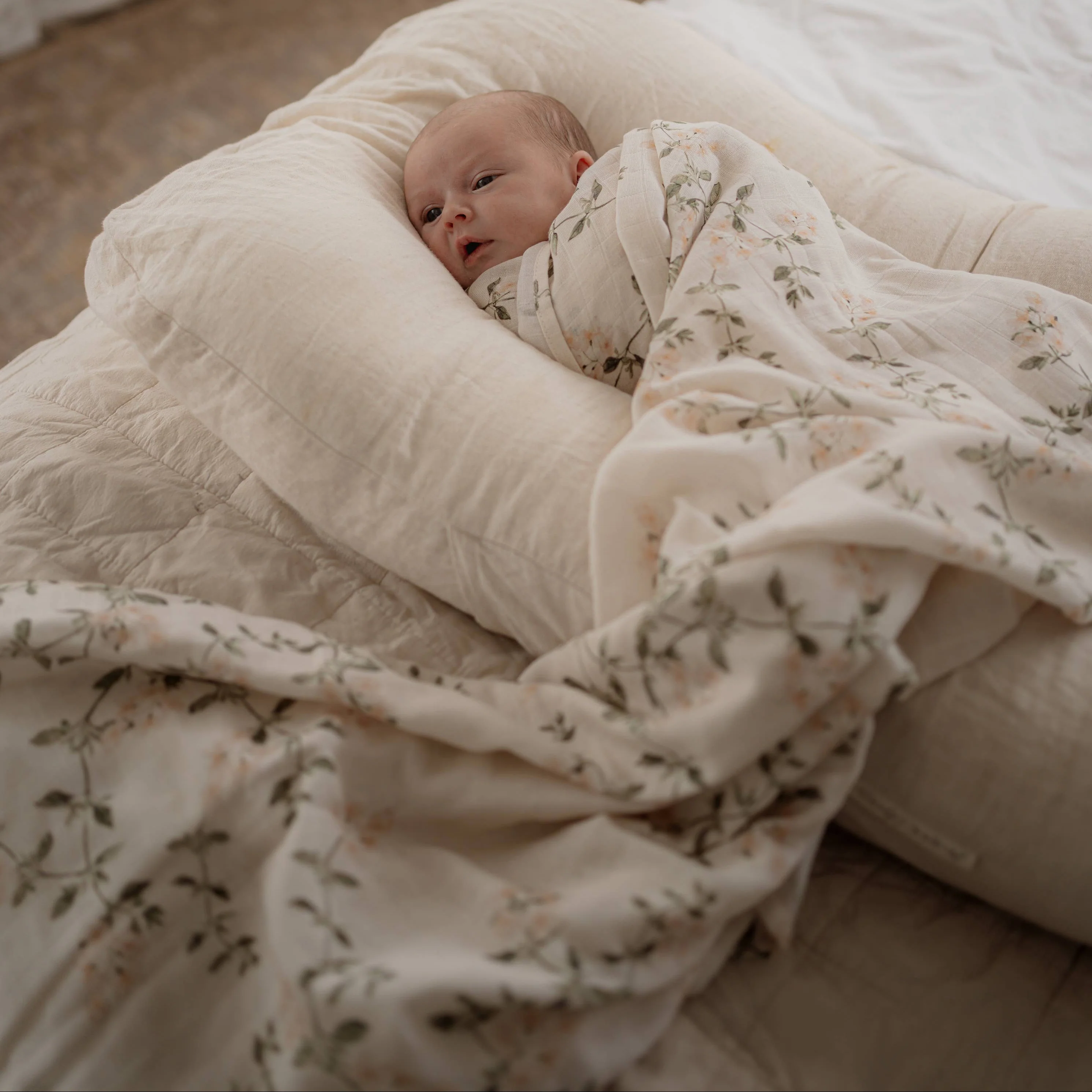 Swaddle | Organic - Fleur Blanche - Image 3